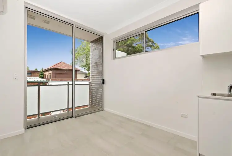 8/12 Hillcrest Avenue, Strathfield South NSW 2136