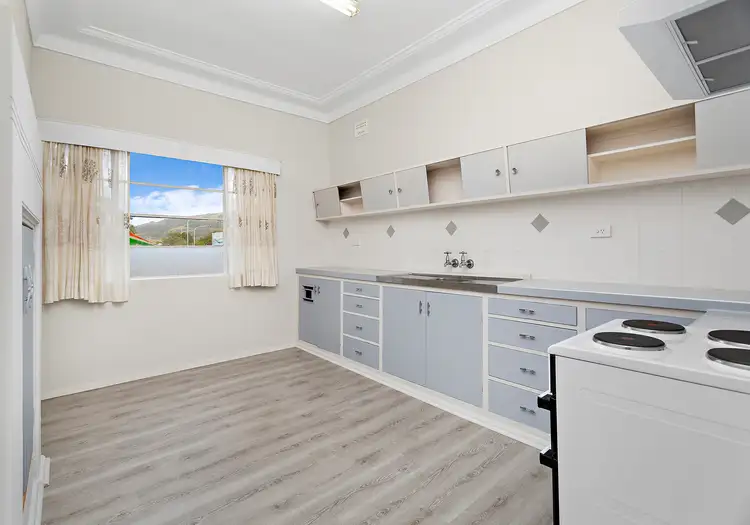 Second view of Homely unit listing, 4/11 South Kiama Drive, Kiama Heights NSW 2533
