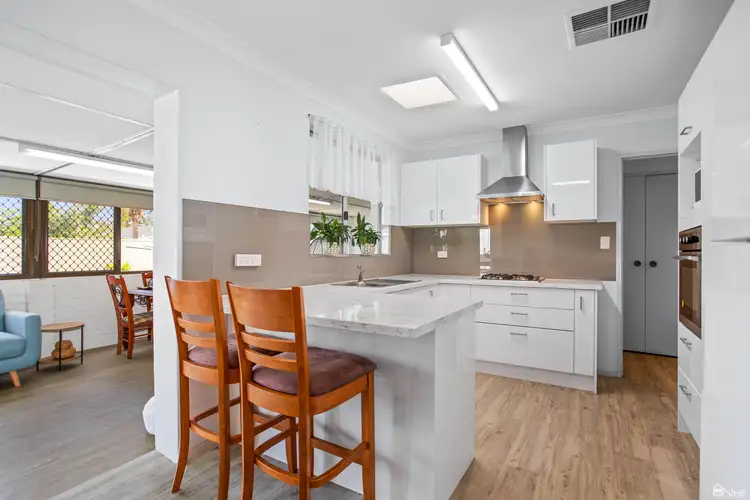 Sixth view of Homely house listing, 6 Elm Close, Camillo WA 6111