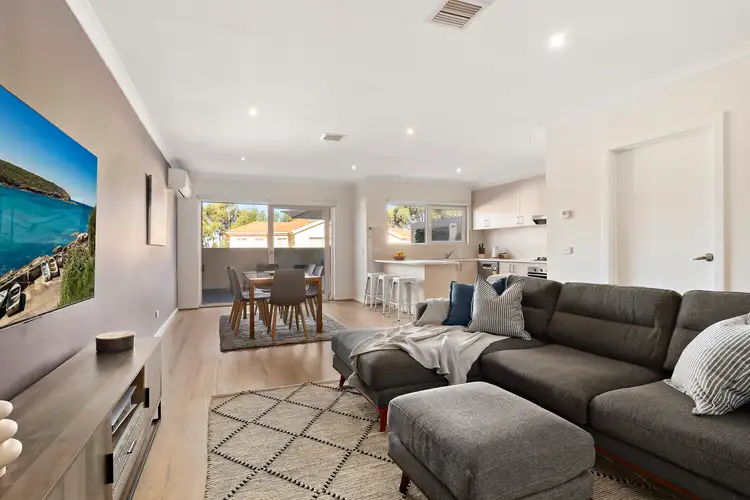 10/3 Gourlay Road, Hillside VIC 3037