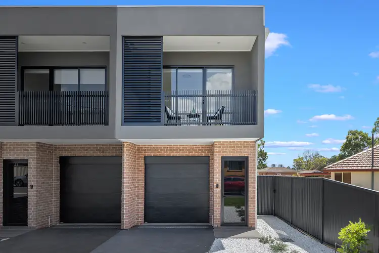 39 Holland Crescent