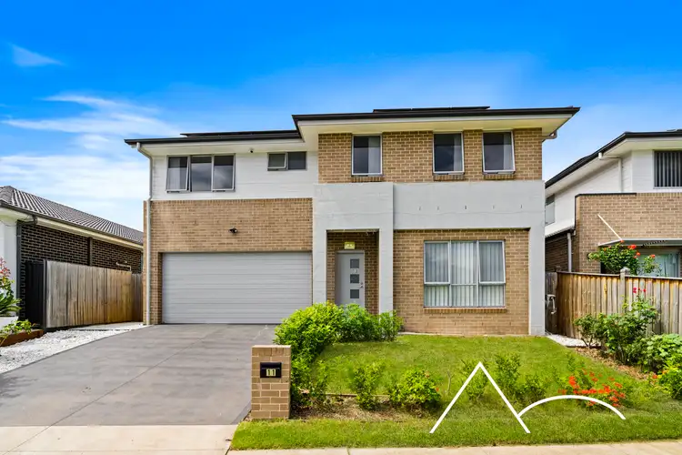 11 Eade Street