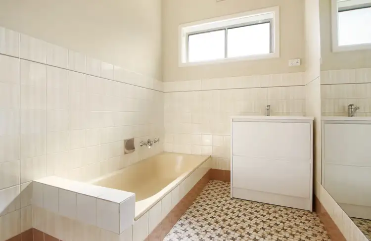 Fifth view of Homely house listing, 6 Hunt Street, Wodonga VIC 3690