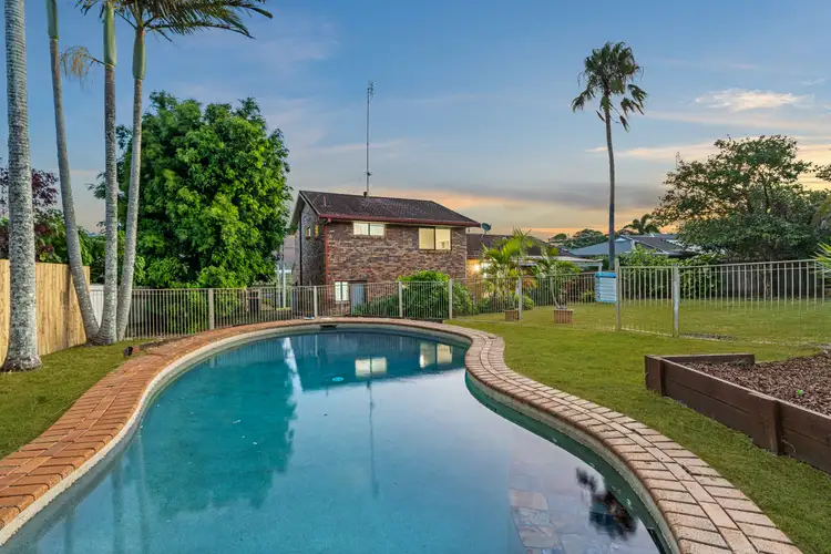 8 James Cook Drive, Banora Point NSW 2486