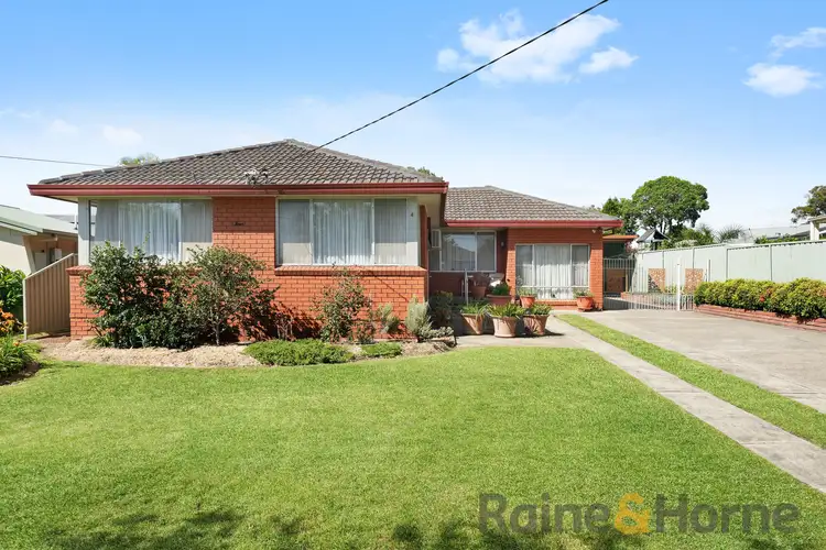 4 Ross Street