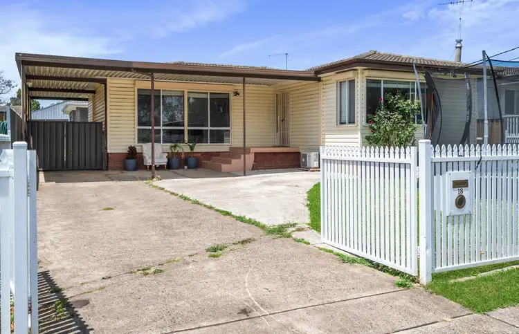 18 Sunset Avenue