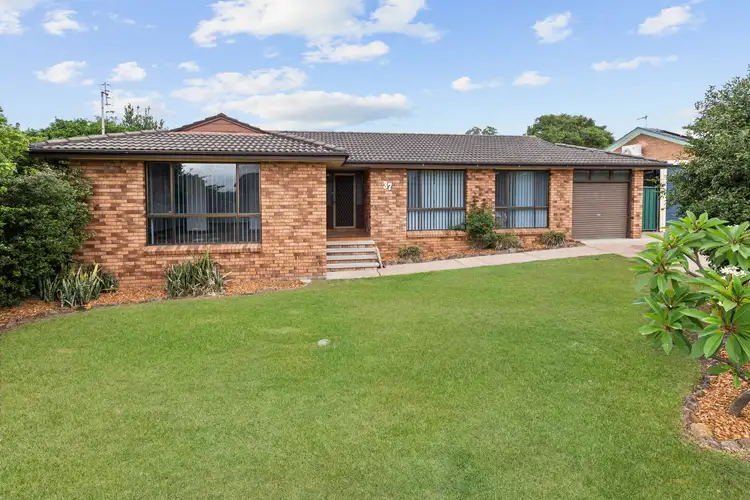 37 Galway Crescent, Metford NSW 2323