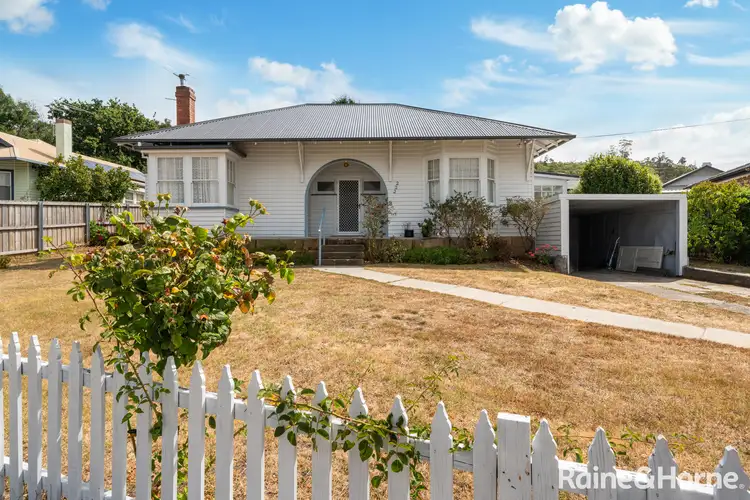 222 Derwent Avenue, Lindisfarne TAS 7015