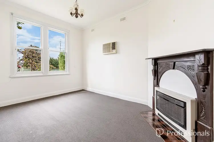 Third view of Homely house listing, 3 Clarence Street, Hamilton VIC 3300