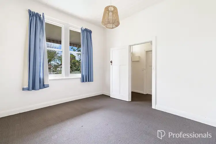 Fourth view of Homely house listing, 3 Clarence Street, Hamilton VIC 3300