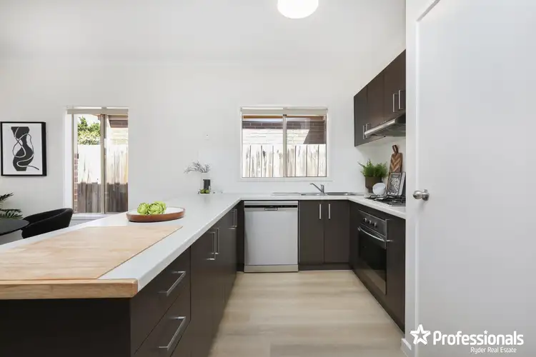 Sixth view of Homely unit listing, 16/17 Crestmont Drive, Melton South VIC 3338