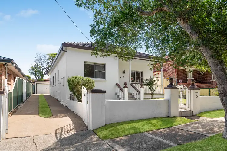 5 Belemba Avenue, Roselands NSW 2196