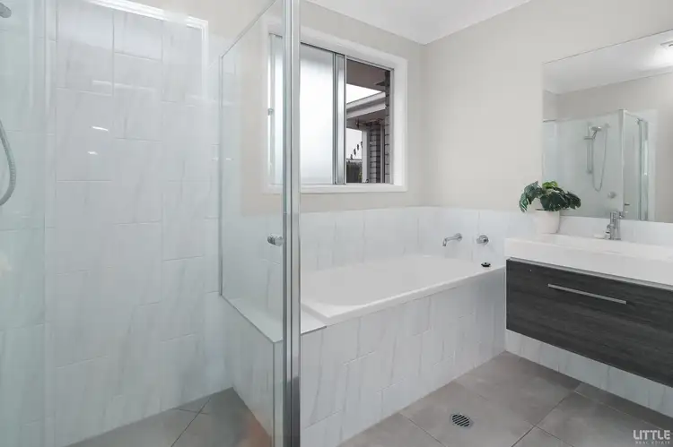 Sixth view of Homely house listing, 5 Spruce Circuit, Hillcrest QLD 4118