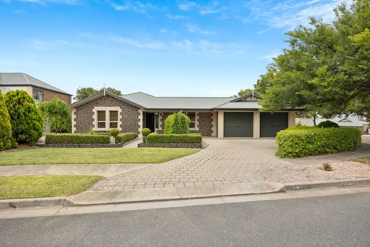39 Freebairn Drive, Hallett Cove SA 5158