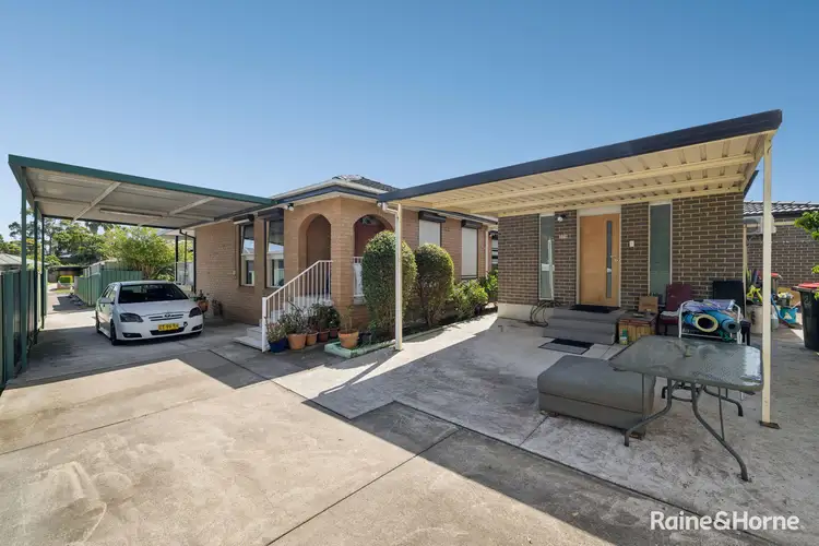 37 Roland Street, Bossley Park NSW 2176