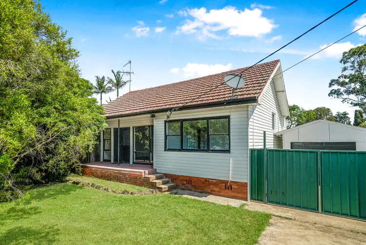 11 Anzac St