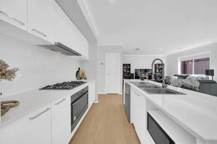 Fifth view of Homely house listing, 15 Powlett Drive, Clyde VIC 3978