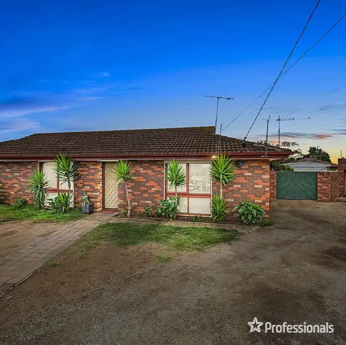 5 Kyora Court, Melton VIC 3337