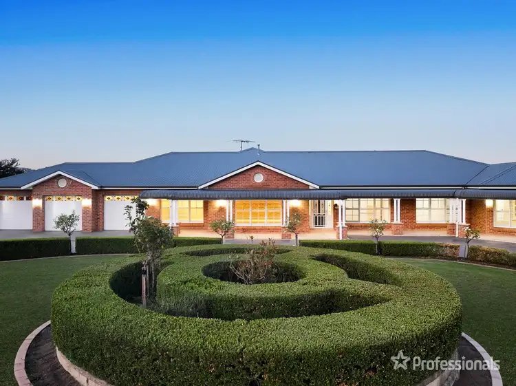 4 Sunnyside Drive, Ellis Lane NSW 2570