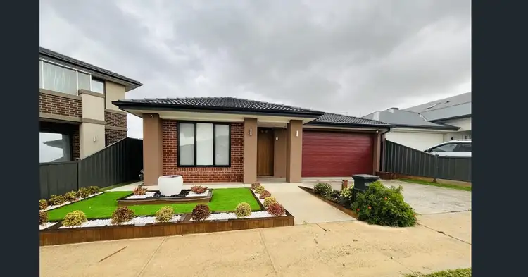 Second view of Homely house listing, 7 Rio Way, Truganina VIC 3029