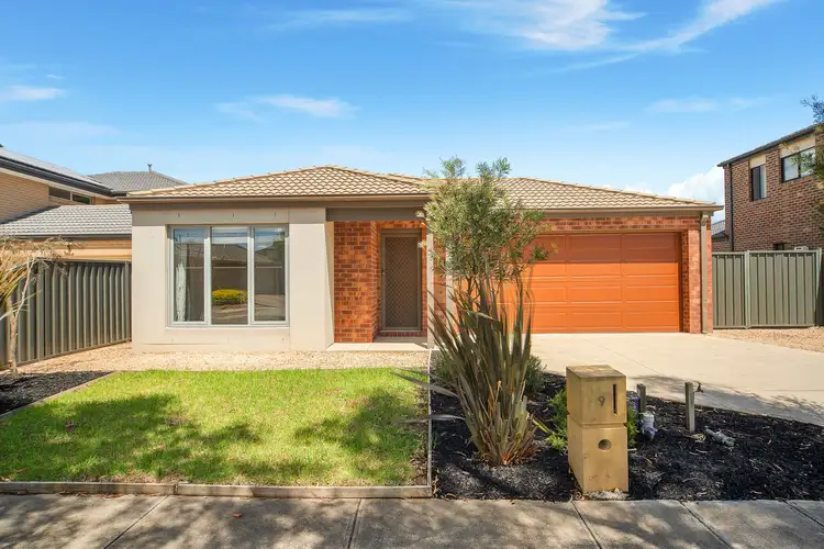 9 Cornubia Road, Manor Lakes VIC 3024
