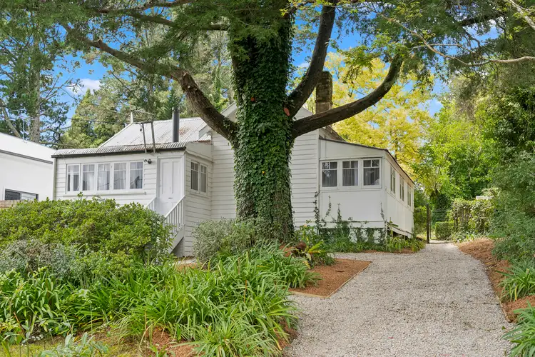 8 Albert Street, Leura NSW 2780