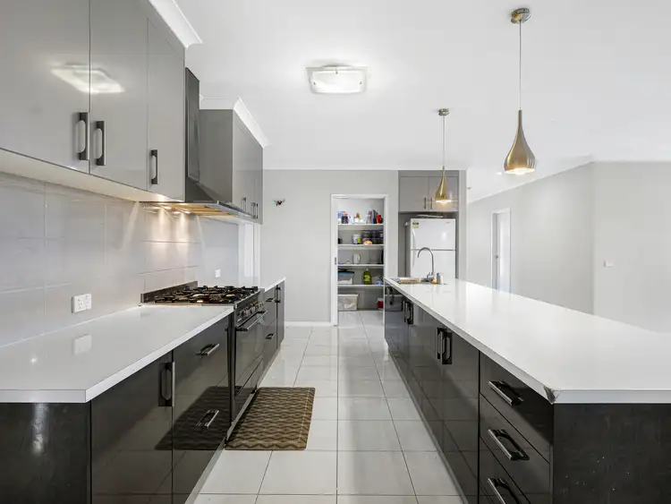 Fifth view of Homely house listing, 8 Silky Oak Avenue, Wodonga VIC 3690