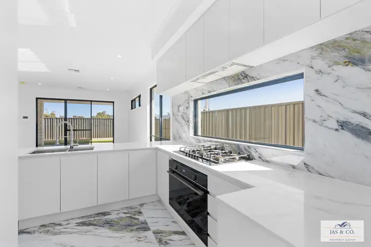 68 Southampton Drive, Piara Waters WA 6112