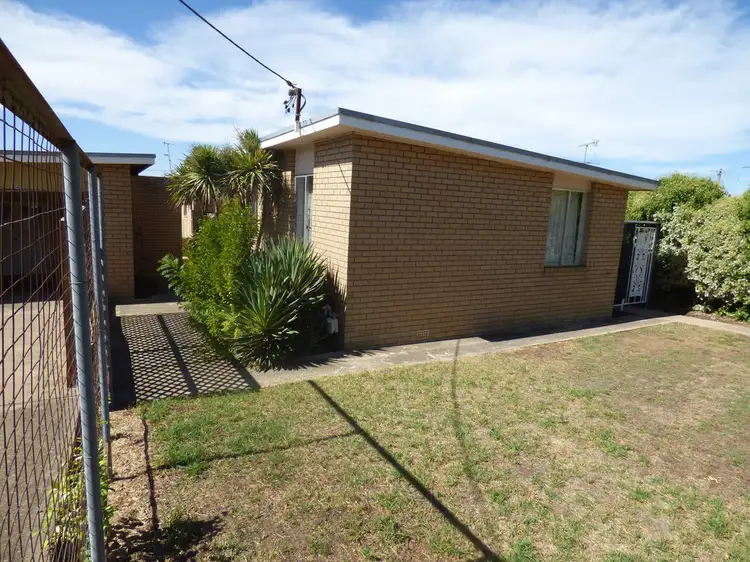 2/6 Spring Street