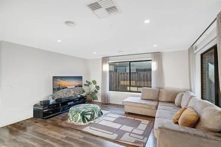 Second view of Homely house listing, 16 Bromley Circuit, Thornhill Park VIC 3335