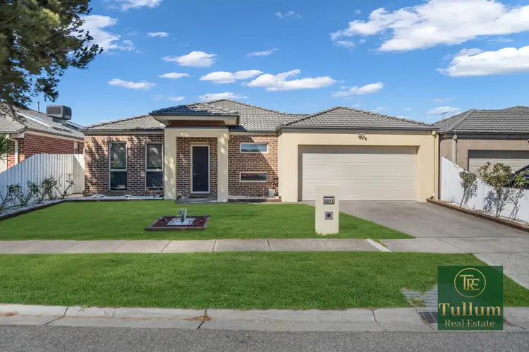 13 Kingsbarn Court, Cranbourne VIC 3977