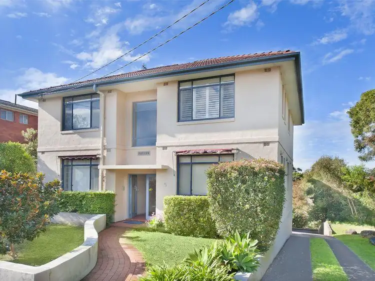 5 Parkes Street