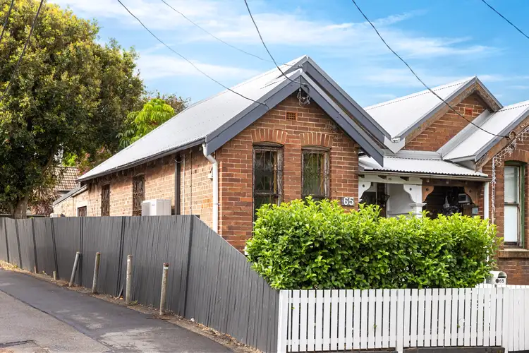65 Newington Road
