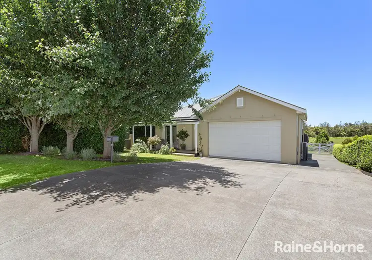 32 Banool Circuit, Bomaderry NSW 2541