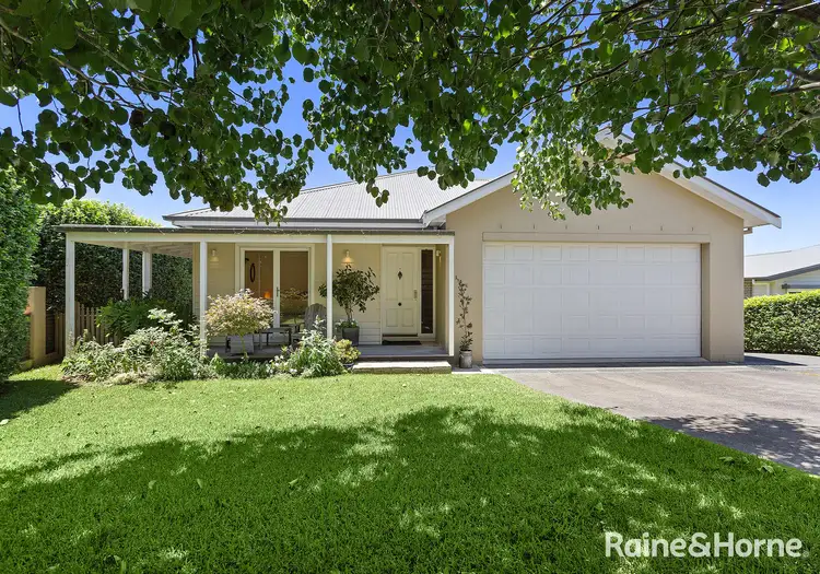 32 Banool Circuit, Bomaderry NSW 2541