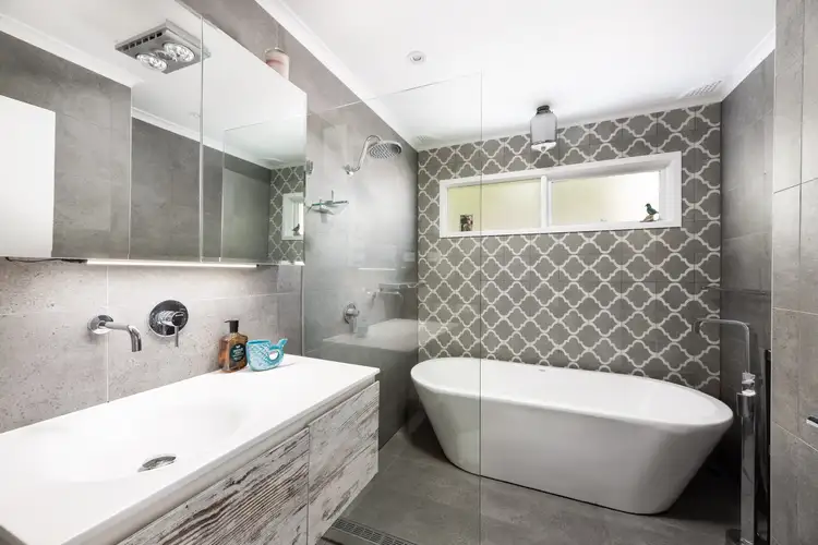 Sixth view of Homely house listing, 2 Jasmine Place, Sylvania NSW 2224