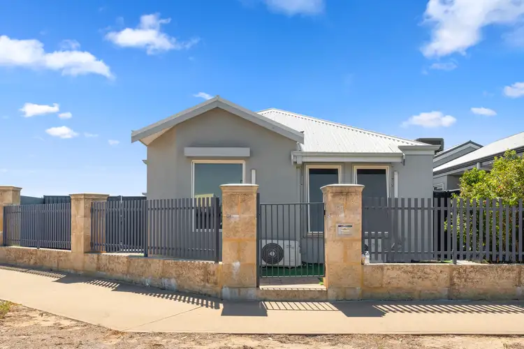 33 Pleasantview Parade