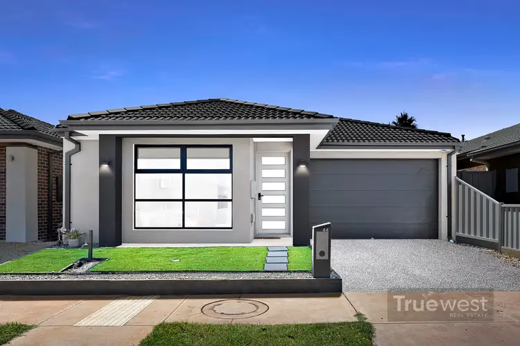 44 Hanover Circuit, Melton South VIC 3338