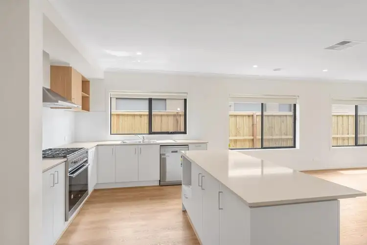 11 Pepita Crescent, Manor Lakes VIC 3024