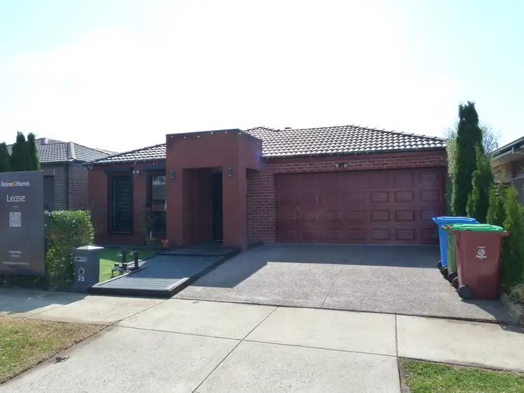 25 Naas Road, Clyde North VIC 3978
