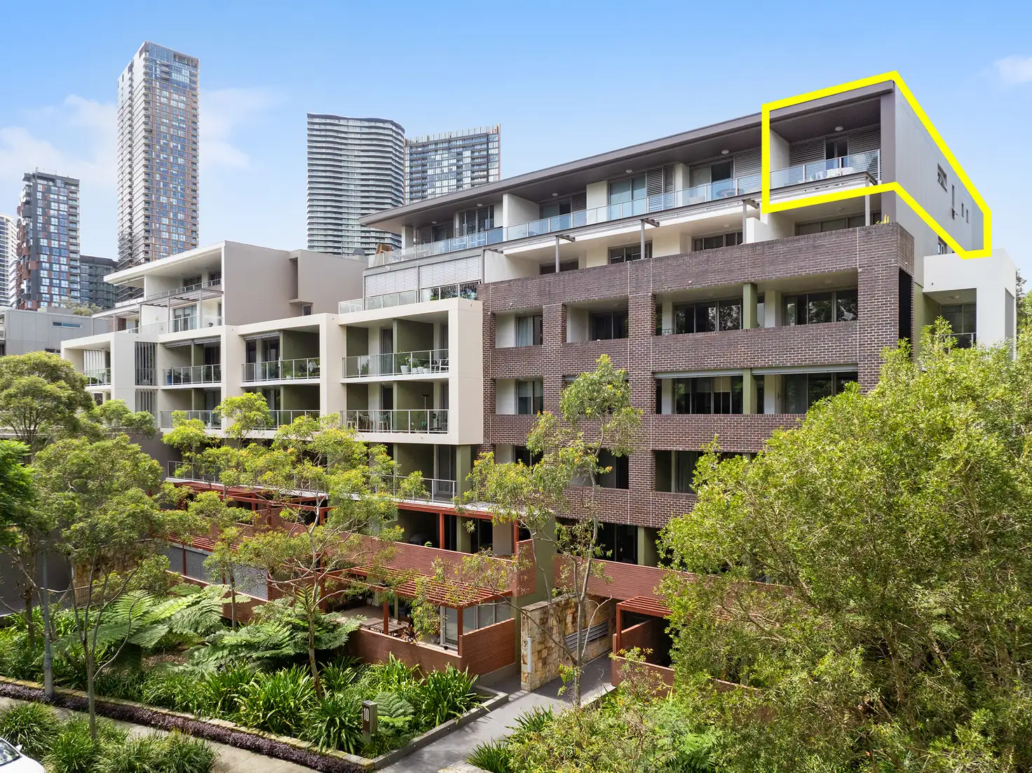 Main view of Homely unit listing, 704/10 Duntroon Ave, St Leonards NSW 2065