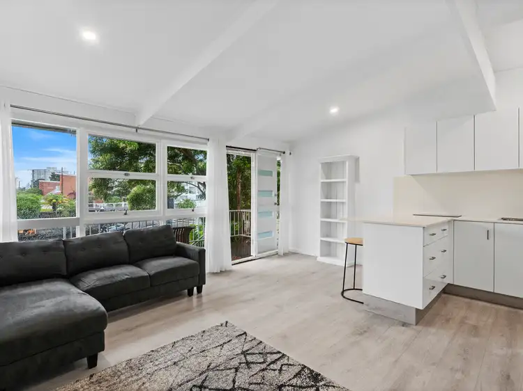 5 Holborow Close