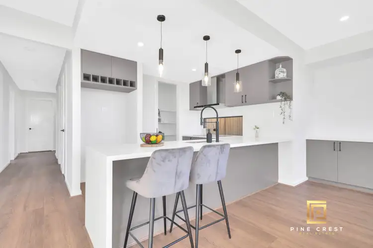7 Bobal St, Sunbury VIC 3429