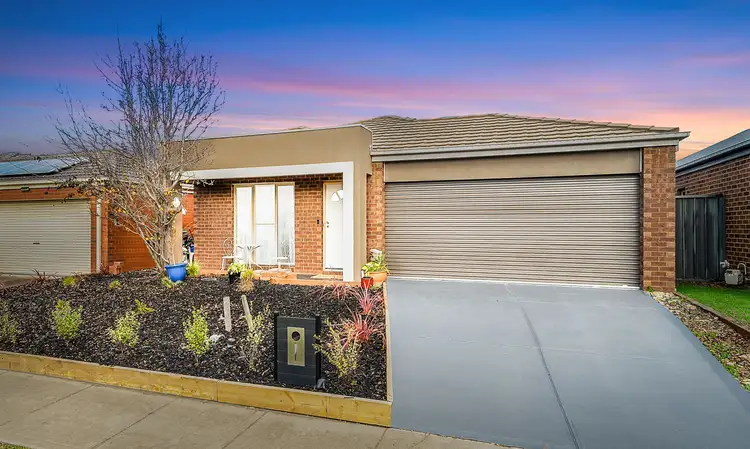 38 Mayesbrook Road, Manor Lakes VIC 3024