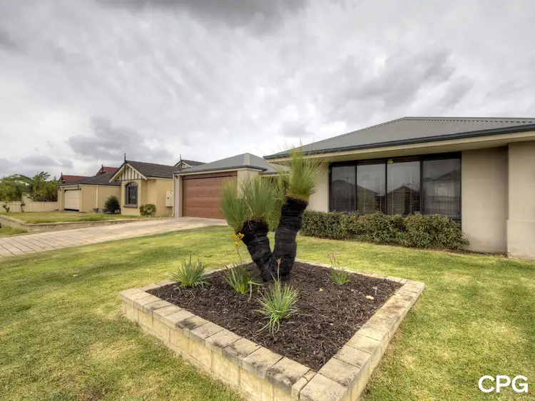 25 Kwilena Avenue, Wattle Grove WA 6107