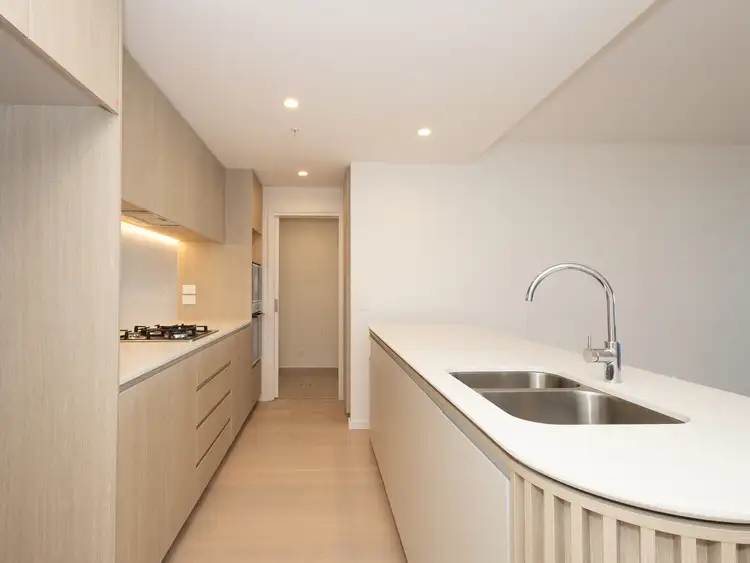 Fifth view of Homely apartment listing, Sublet - 1904/180 Marine Parade, Labrador QLD 4215