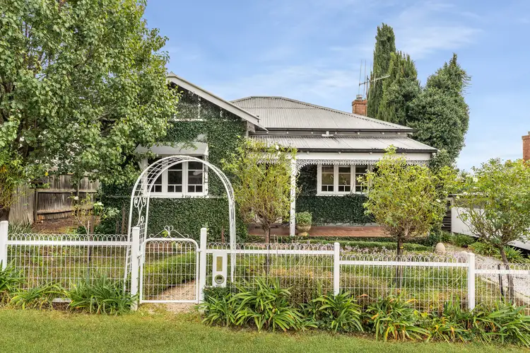 29 Wellington Street, Molong NSW 2866