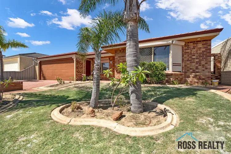 8 Masters Place, Marangaroo WA 6064