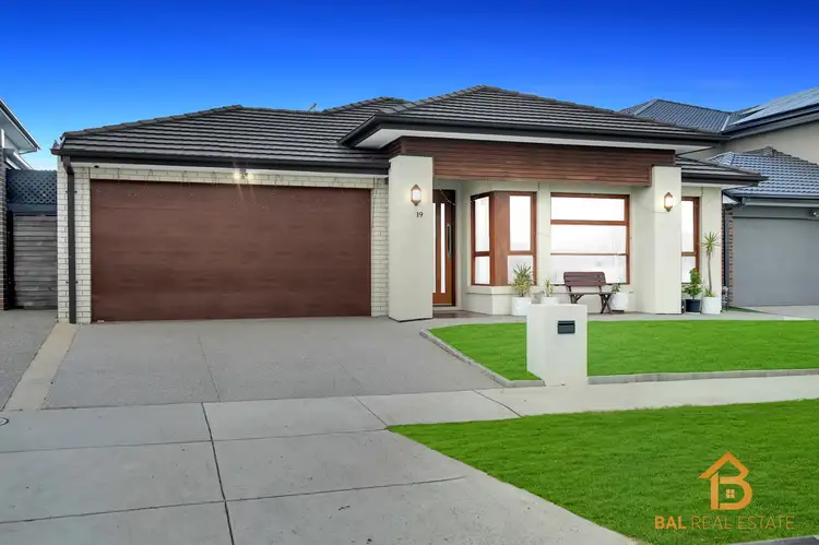 Second view of Homely house listing, 19 Riverstone promenede, Tarneit VIC 3029