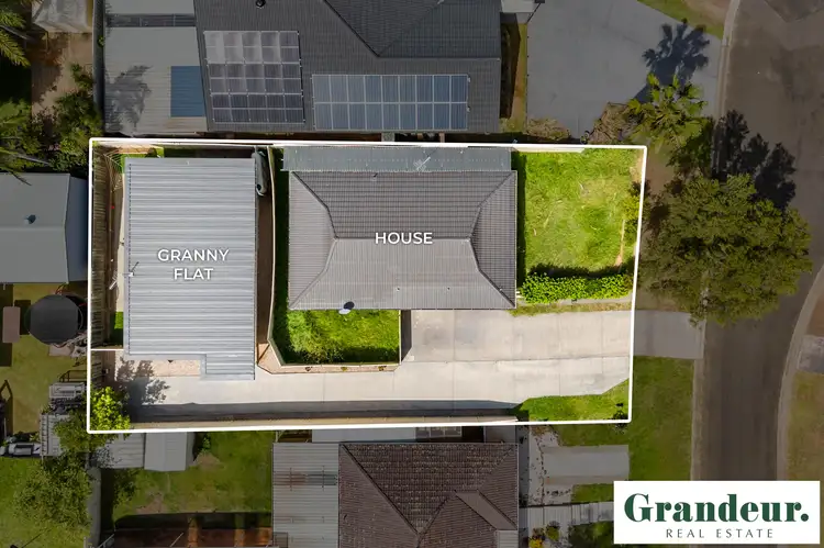 9 Jessica Place, Rosemeadow NSW 2560